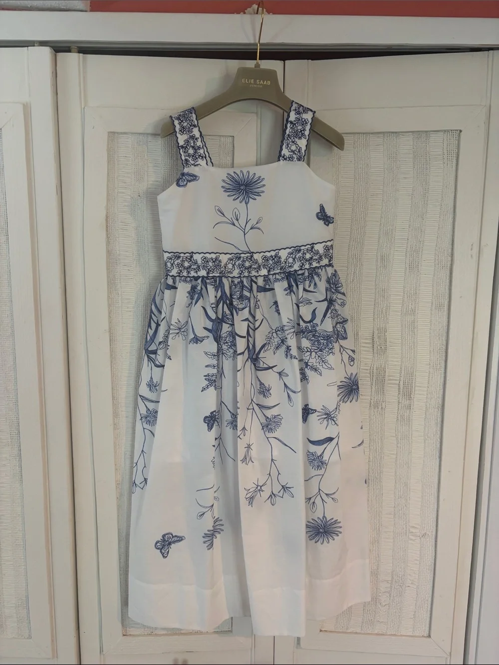 Elie Saab Girls Elegant White and blue floral Dress. NWT Size 6